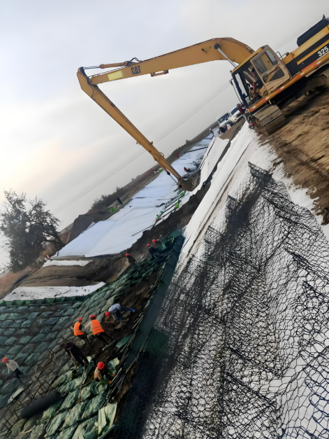최신 회사 블로그 Gabion Mesh Solutions Gain Momentum in Highway Slope Protection Projects