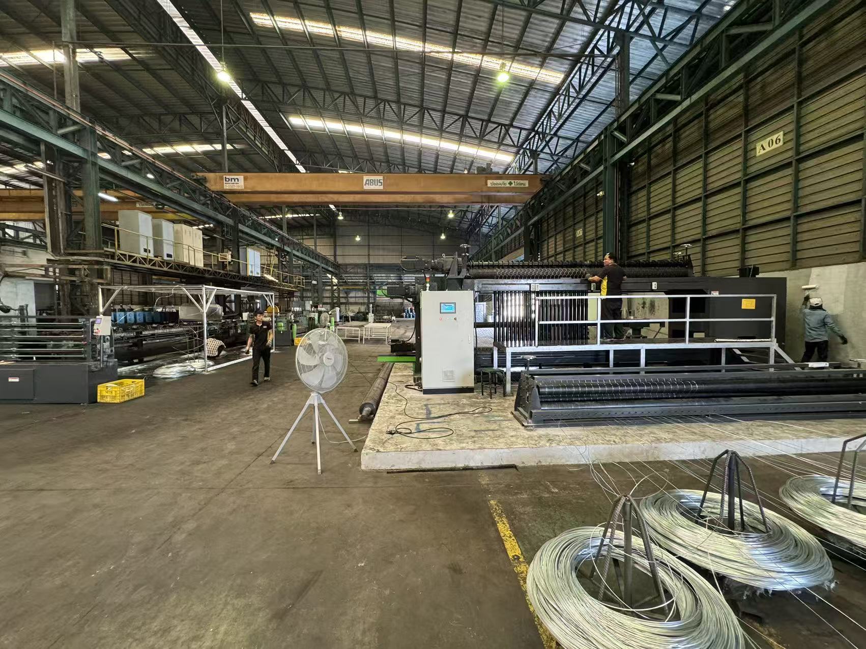 최신 회사 블로그 What Causes Low Output in a Gabion Mesh Machine and How Can Production Efficiency Be Improved?
