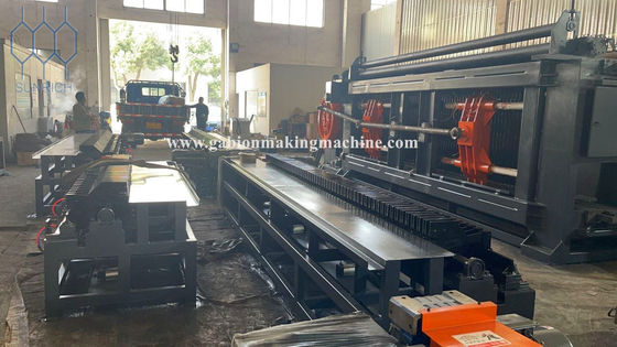 튼튼성 350-550N / mm2 가비온 생산 라인 60X80-80X100MM 메시 크기와 PLC 제어 시스템